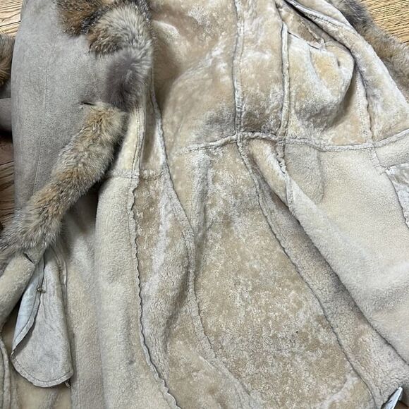 SHEARING REAL FUR LINED COAT SIZE M - Picture 13 of 16